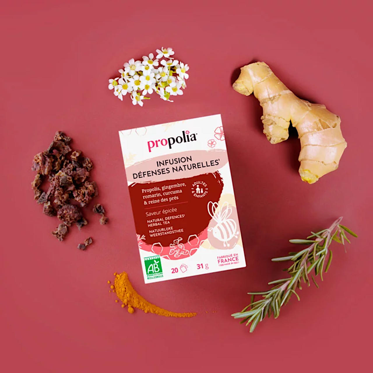 Der Kräutertee zur Stärkung der Abwehrkräfte besteht aus rein natürlichen Zutaten Foto der Zutaten: Ingwer, Mädesüß, Rosmarin, Kurkuma, Zimt, u. a.