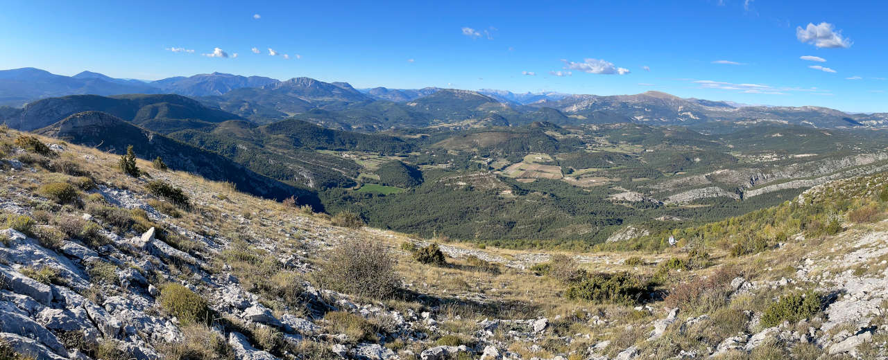 Garriguelandschaft im Hinterland der Provence Garrigue im Haut Var